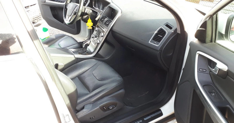 Volvo XC 60 cena 59999 przebieg: 231000, rok produkcji 2015 z Warszawa małe 301